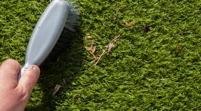 What Brush to Use on Artificial Grass